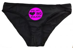 Frauen Slip: Still not loving Police! (pink)