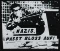 Zum tailliertes T-Shirt "Nazis, passt bloss auf" für 12,00 € gehen.