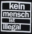 Zum tailliertes T-Shirt "kein mensch ist illegal" für 14,00 € gehen.