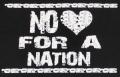 Zum tailliertes T-Shirt "No heart for a nation" für 14,00 € gehen.