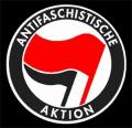 Zur Kapuzen-Jacke "Antifaschistische Aktion (rot/schwarz)" für 30,00 € gehen.