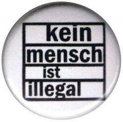 Zum 37mm Magnet-Button "kein mensch ist illegal" für 2,50 € gehen.