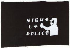 Zum Aufnäher "Nique la police" für 1,61 € gehen.