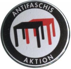 Zum 25mm Button "Antifascis TISCHE Aktion" für 0,90 € gehen.
