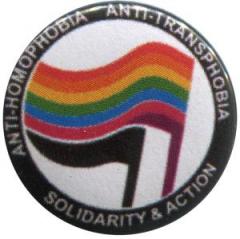 Zum 25mm Button "Anti-Homophobia - Anti-Transphobia - Solidarity and Action" für 0,90 € gehen.
