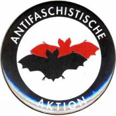 Zum 25mm Button "Antifaschistische Aktion (Fledermaus)" für 0,90 € gehen.