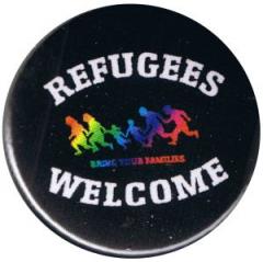 Zum 25mm Button "Refugees welcome (bunte Familie)" für 0,90 € gehen.