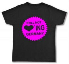 Zum Fairtrade T-Shirt "Still Not Loving Germany" für 19,45 € gehen.